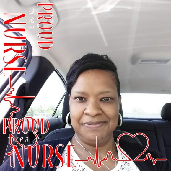 Meet your Posher, Nicole - Picture 1 of 1